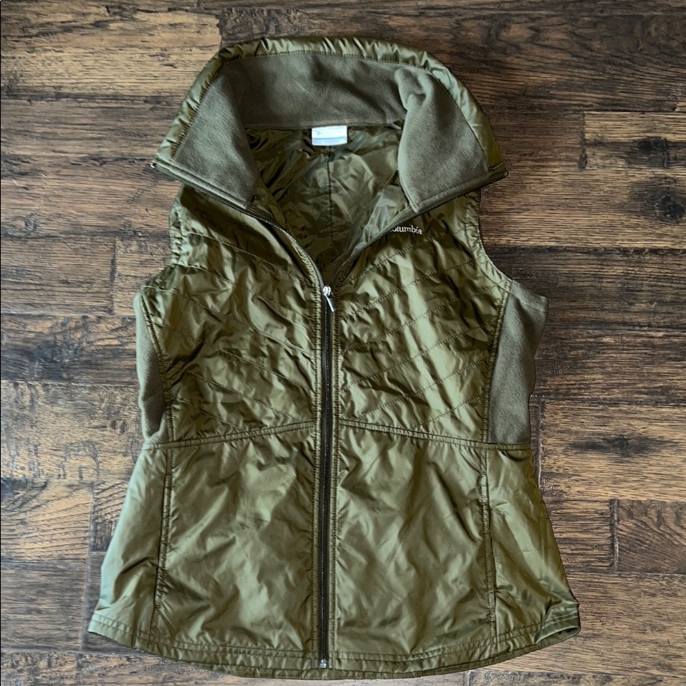 Columbia Green Quilted Puffer Vest